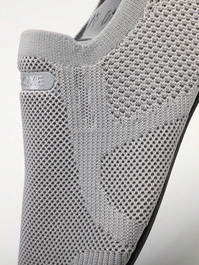 حذاء رجالي خفيف الوزن للمشي مريح بتصميم لوفر مسامي مريح للقدمين ضد الانزلاق قابل للانحناء للزوجين، أحذية رياضية عارضة صيفية للرجال