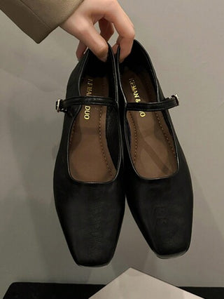 حذاء نسائي مربع الأصبع 2023 الربيع / الخريف وصول جديد ، حذاء فرنسي ماري جين مسطح واسع ، قاعدة ناعمة غير قابلة للانزلاق للأحذية المسائية