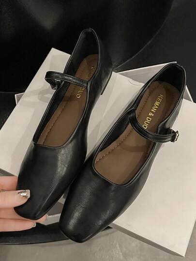 حذاء نسائي مربع الأصبع 2023 الربيع / الخريف وصول جديد ، حذاء فرنسي ماري جين مسطح واسع ، قاعدة ناعمة غير قابلة للانزلاق للأحذية المسائية