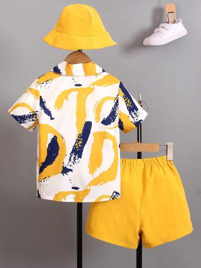 طقم قميص بطبعات ملونة وشورت صيفي عادي مع قبعة للأولاد، 2 قطعة