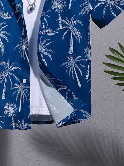 SHEIN قميص كاجوال للصبيان يتضمن طبعات أشجار جوز الهند بأكمام قصيرة وياقة ذات طوق صغير، مع الأسلوب العطلة