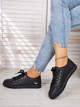 حذاء كاجوال أسود بمقاس زائد بأصابع مستديرة، إغلاق برباط، تصميم رائع بمرآة ذهبية بشكل قلب، حذاء كاجوال شبكي منخفض ، مستلزمات رائجة ومتعددة الإستخدامات، مريح وخفيف الوزن، مثالي للمرأة الرياضية