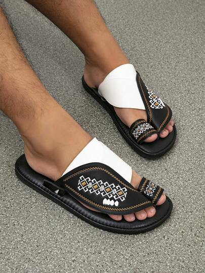 حذاء شبشب رجالي مسطح عربي المناسب للارتداء ومريح بلونين أسود وأبيض