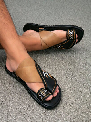 صنادل رجالية مسطحة مريحة ونعال شاطئية تقليدية بألوان متعددة