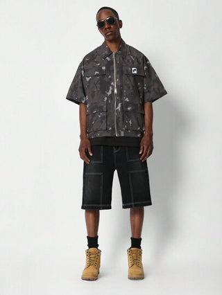 SUMWON قميص بطبعة الكامو مع سحّاب يلائم القصيرة