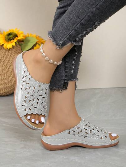 صنادل نسائية مريحة وخفيفة مزينة بالتطريز مناسبة للصيف، شرائح داخلية ، أحذية مريحة عارية الكعب، مع كعب مطاطي سميك لفتح الأصابع، متوفرة بالأحجام المختلفة
