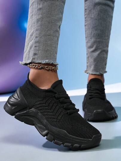 أحذية رياضية تشغيل سوداء للنساء، قابلة للارتداء خارج المنزل في الربيع/الخريف، عصرية متعددة الاستخدامات، بسيطة، مريحة، مانعة للانزلاق، منفذة للهواء