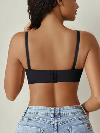 Shein Underwear&Sleepwear Basics حمالة صدر نسائية بلون سادة بسيطة للارتداء اليومي
