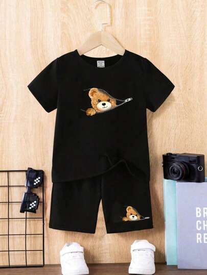 قميص وشورت ذو أكمام قصيرة لطفل صغير مع طبعة دب كرتوني بتصميم لطيف عفوي