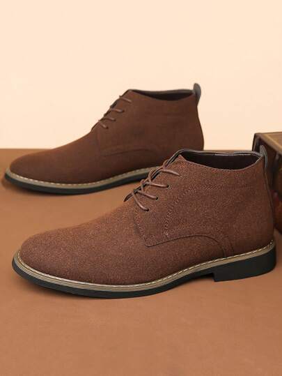 بوت رجالي عالي المستوى بتصميم أنيق غير لامع للأعمال العارضة، بطراز بريطاني مصنوع من الجلد الناعم والسويدي المرن