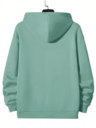 Manfinity RebelGame هودي رجالي واسع مع طباعة رسومات أحرف، ذو أكتاف ساقطة مصنوع من قماش حراري