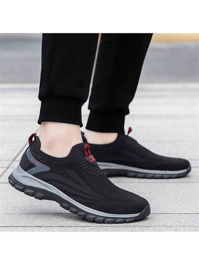 أحذية رياضية سوداء للرجال، أحذية مشي صيفية جديدة بنمط الإنزلاق، من شبك قابل للتنفس للخارج، مقاومة للانزلاق للجري والتنزه، مناسبة للياقة البدنية والارتداء اليومي الكاجوال