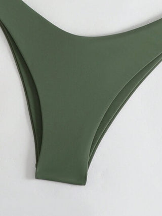 Swim Basics مجموعة بكيني منفصلة بلون أحادي وعنق هولتر نسائية للشاطئ الصيفي بمظهر جذاب