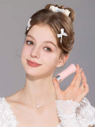 Flower Knows أحمر شفاه براق بتصميم البجعة البالية
