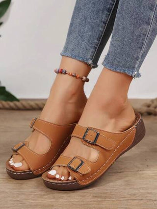 صنادل فضفاضة جديدة خفيفة الوزن مريحة بقاعدة مسطحة للنساء 2024، متوفرة بمقاس زائد، خريف