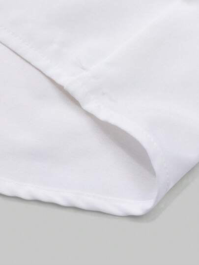 Manfinity Homme قميص رجالي بتفصيلة الحروف المرقعة بدون تي شيرت