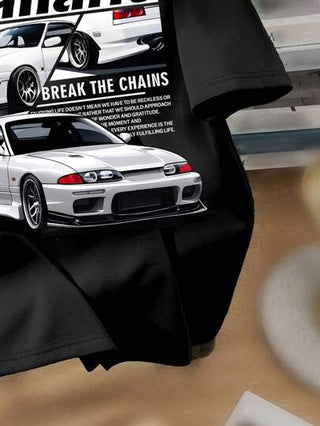 SHEIN تي شيرت تي شيرت كاجوال أبيض بسيط للأولاد في مرحلة المراهقة بطبعة سيارة سباق قصيرة الأكمام وياقة دائرية، للصيف