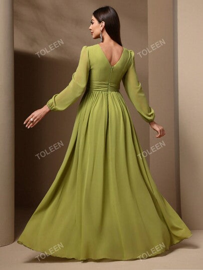 فستان صيفي مع كم طويل وياقة على شكل حرف V وحماية الخصر