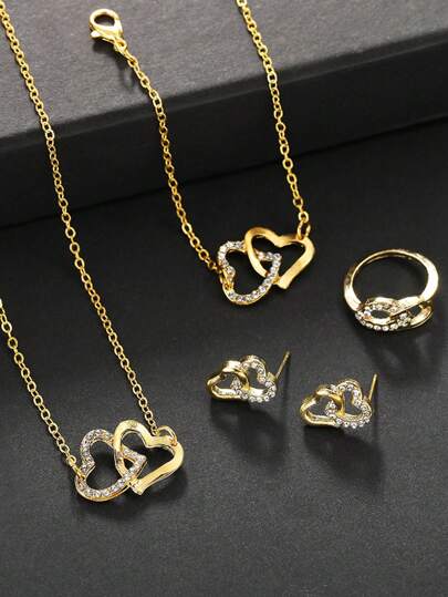 مجموعة عقد ورقبة وخاتم وأقراط واحدة على شكل قلب عصرية، تتضمن سوار و رباط و خاتم وزوج من الأقراط؛ مثالية للحفلات، وهدية رائعة