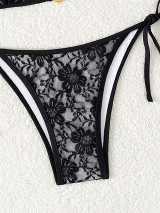SHEIN Swim مجموعة بيكيني مثيرة للنساء لصيف شاطئي مع ربطات عنق على شكل هالتر وتزيين بالدانتيل الزهري