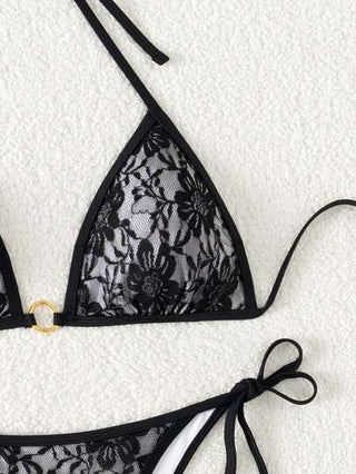 SHEIN Swim مجموعة بيكيني مثيرة للنساء لصيف شاطئي مع ربطات عنق على شكل هالتر وتزيين بالدانتيل الزهري
