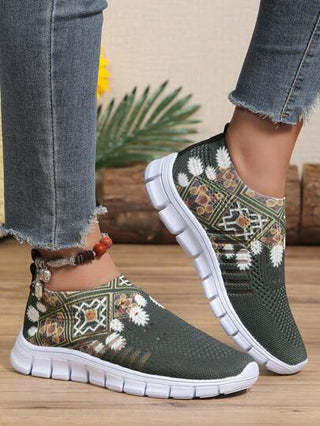 أحذية رياضية منسوجة جديدة للنساء ، قاعدة ناعمة شبكية تنفس مزيلة للروائح خفيفة الوزن كاجوال عصرية منخفضة الشكل