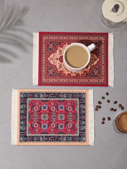 SHEIN سجادة واحدة لوضع الأكواب والأطباق، وسادة القهوة، حامل الكوب، وسادة الشراب، سجادة تجفيف الأطباق، وسادة الطاولة، لوح المائدة، وسادة الفأرة، وسادة مقاومة للحرارة وغير زلقة، وسادة الطاولة المكتبية القابلة للتحريك، لوازم مدرسية هدية عيد الميلاد