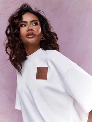 MISSGUIDED قميص بوليو بأكمام منسدلة مزود بشعار الشارع على الأمام