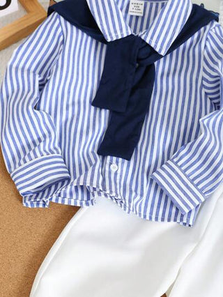 SHEIN طقم للأولاد الرضع 4قطع/مجموعة قميص كم طويل مخطط بالأزرق والأبيض، وشاح أزرق ملكي، وبنطال أبيض وحزام جاكار للخريف والشتاء، مناسب لحفلات عيد الميلاد، المعمودية، حفلات عيد الميلاد الأول، الحفلات المسائية، العروض، الزفاف وغيرها من المناسبات