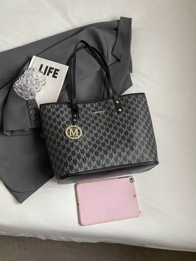 حقيبة كبيرة السعة مطبوعة بتصميم كامل للحرفية وحروف ذات مقابض مزدوجة، مناسبة للعمل والتنقل، حقيبة مدرسية أدبية وحقيبة الكتب للنساء والطلاب، مثالية للكتب والتسوق والعودة إلى المدرسة وأكثر من ذلك، حقيبة تسوق موضة مزودة بسحاب، حقيبة تسوق عصرية للسيدات