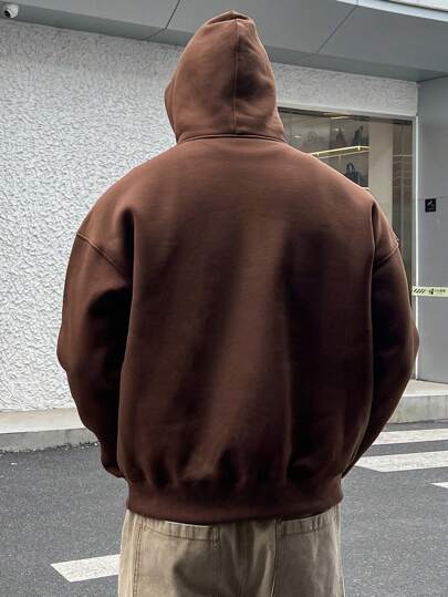 DAZY بلوزة رياضية بغطاء للرأس برسم حرفي رجالي، الخريف