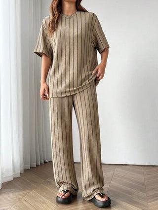 طقم حريمي قطعتين EZwear مجموعة تي شيرت رياضي فضفاض مخطط و بنطلون للنساء