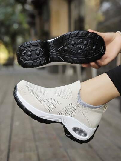 أحذية رياضية للرقص بفتحات تنفس قابلة للإنزلاق بمطاط مريحة للنساء