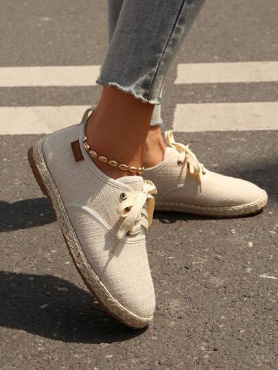 أحذية نسائية كاجوال للخارج ذات رأس مستدير وأربطة، طراز جديد