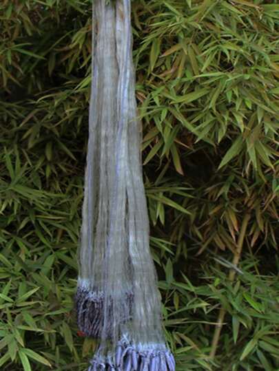 1 حبل بلاستيكي رمادي بشبكة صيد مُدبّبة