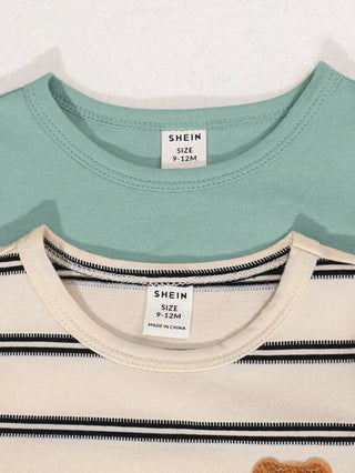 SHEIN طقم 4قطع لطفل ذكر، تي شيرت بأكمام قصيرة مطبوع برسوم كرتونية جميلة وخطوط، وشورت خصر مطاطي على الطراز الكوري الصيفي الرقيق