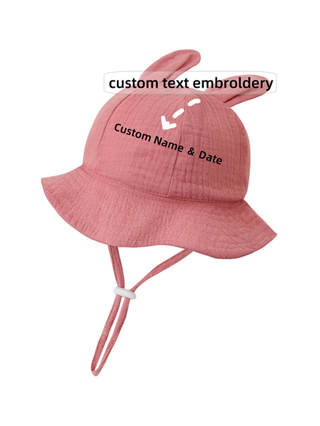 قبعة شمس قطنية مخصصة للأطفال حجم قطعة واحدة، مطرزة بالاسم والتاريخ، بتصميم أوروبي وأمريكي قابلة للطي للوقاية من الأشعة فوق البنفسجية مع أذنين أرنب، للرضع من 3-12 شهر، هدايا عودة المدرسة والشتاء وعيد الحب للبنات والأولاد