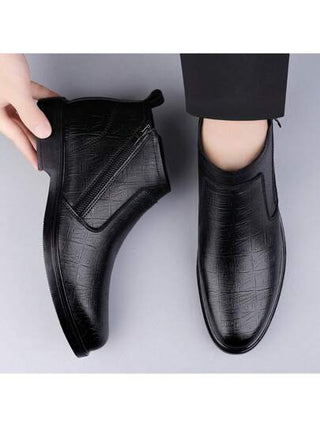 بوت تشيلسي للرجال، بنمط مختوم تمساحي، أصابع مستديرة، قاعدة مسطحة، سوستة جانبية، متوسط الطول، كاجوال، أسود