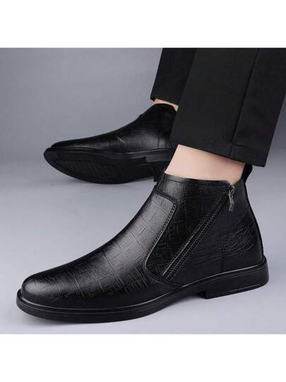 بوت تشيلسي للرجال، بنمط مختوم تمساحي، أصابع مستديرة، قاعدة مسطحة، سوستة جانبية، متوسط الطول، كاجوال، أسود