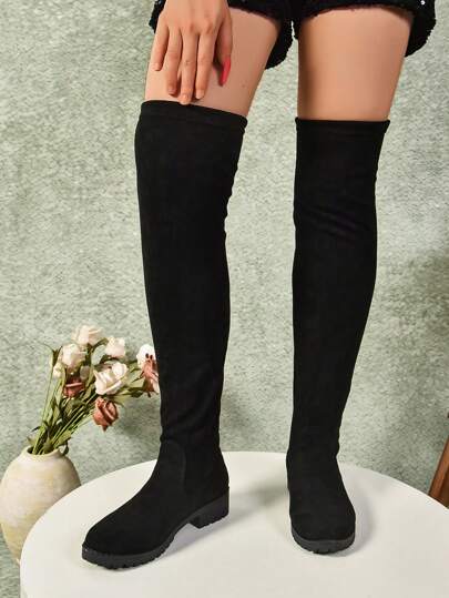 أحدث صيحات الموضة، بوت طويلة تصل إلى الركبة باللون الأسود للنساء لارتداءها مع الفساتين والبناطيل الرياضية في المكتب أو خارجهرمضان