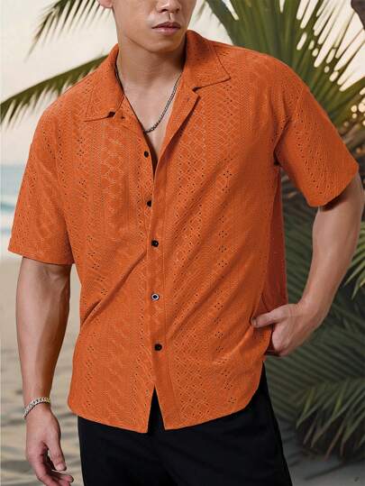 Manfinity Homme قميص أكمام قصيرة واسع من الصوف بتصميم هندسي مخطط أسود وأبيض للرجال، للاستخدام اليومي والارتداء العرضي. ممتاز هدية للأصدقاء والأزواج. قميص كاجوال أنيق للرجال للارتداء اليومي والرحلات