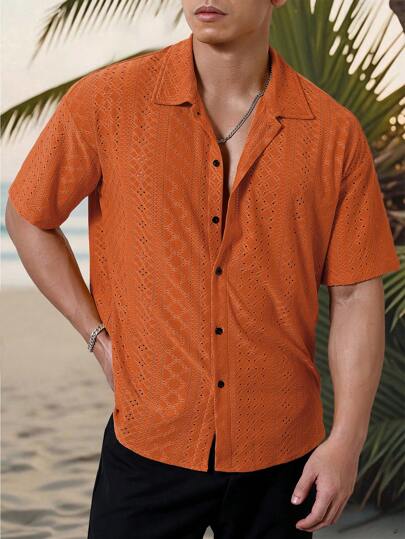 Manfinity Homme قميص أكمام قصيرة واسع من الصوف بتصميم هندسي مخطط أسود وأبيض للرجال، للاستخدام اليومي والارتداء العرضي. ممتاز هدية للأصدقاء والأزواج. قميص كاجوال أنيق للرجال للارتداء اليومي والرحلات