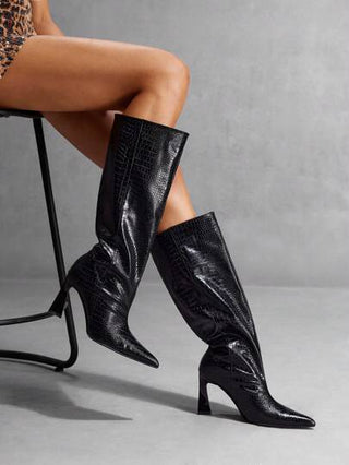 CUCCOO SZL بوت نسائية عريضة بنمط تمساح أسود أنيقة برقبة مرتفعة عالية الكعب بأصابع مدببة مناسبة لحفلات الهالوين والخريف والعطلات الشتوية كعيد الميلاد ورأس السنة