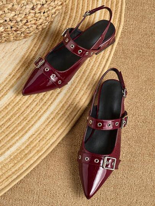 أحذية نسائية كلوج مربع الكعب بتصميم نقطي مزود بدبابيس، أحمر غامق