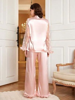 مجموعة بيجامات نسائية تتكون من ملابس علوية بأكمام طويلة وبنطال، مفرغة الشكل بالدانتيل الأزهار والشبك 3 قطع