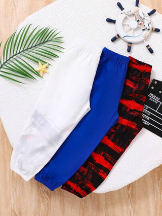 SHEIN 3 قطعة / مجموعة بنطلونات كاجوال للأولاد الصغار بطباعات جرافيكية باللون الأحمر والأبيض والأزرق