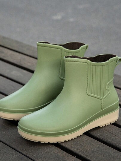 زوج من الأحذية النسائية ذات النعل السميك مضادة للانزلاق وللطقس البارد والمطر، للخارج والعمل والمطبخ، مقاومة للماء، متناسقة مع كل الملابس، مريحة وعصرية