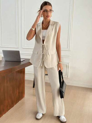 Siren Gaze طقم بلوزة أكمام بلا أكمام مزينة بحزام وبنطلون قطعتين للنساء، طقم بنطلون كاجوال بدون أكمام وجاكيت مربوط بشريط، طقم بنطلون مناسب للخريف، مجموعة قطعتين