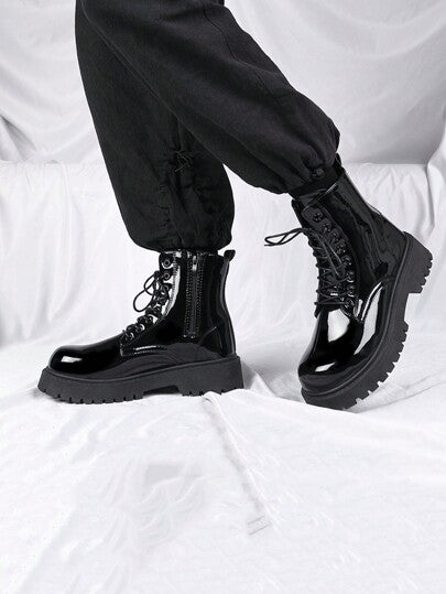 بوت خارجية للرجال موديل جديد للخريف بوت دبابات بوت حمولة - بوت الرجال أسلوب بريطاني موديل جديد سميكة القاعدة بوت دبابات من الجلد عالية الكاحل ذات لمعان