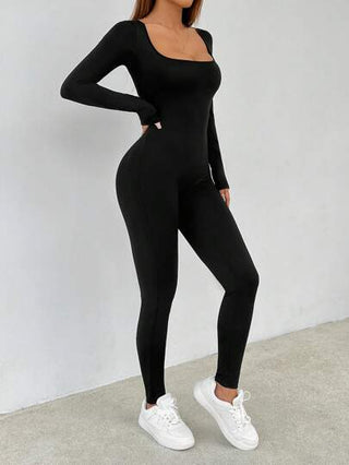PETITE جمبسوت طويلة الأكمام بقصة ضيقة بلون أسود أنيق بياقة على شكل حرف U